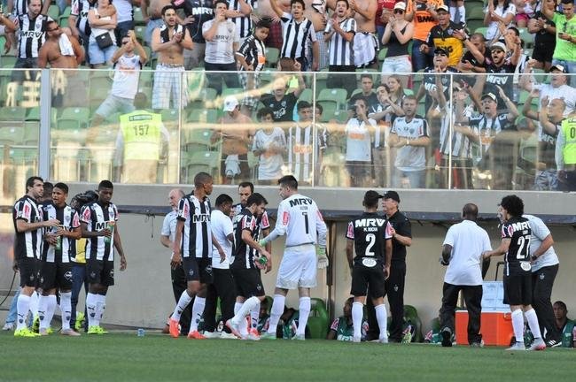 Imagens do segundo tempo da partida no Independ�ncia, que teve at� intervalo t�cnico por conta do calor