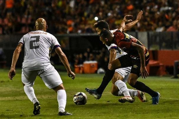 De virada e com gols de Hernane e Guilherme, o Sport reencontrou o caminho das vitórias, diante do Paraná, na Ilha do Retiro, pela 31ª rodada da Série B