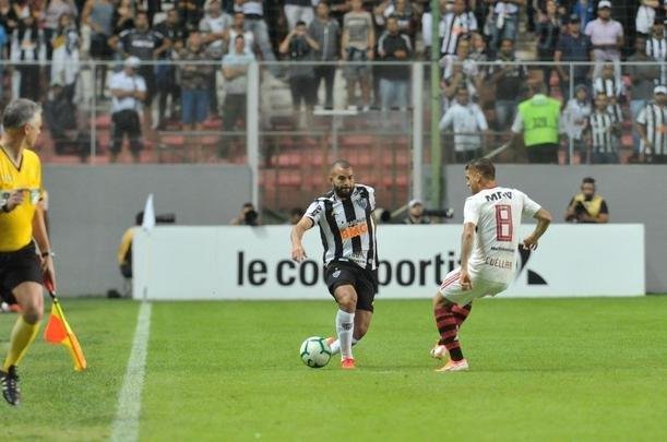 Galo derrotou Flamengo por 2 a 1 e assumiu provisoriamente a segunda posio no Brasileiro