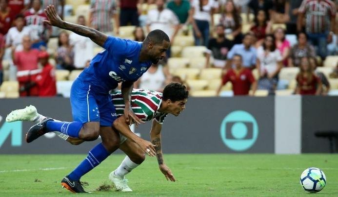 Fluminense e Cruzeiro em partida vlida pela segunda rodada do Brasileiro