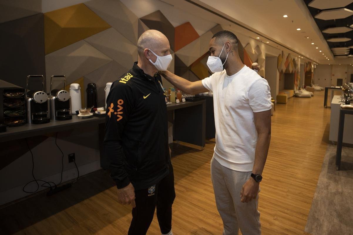 Jogadores se apresentam  Seleo Brasileira