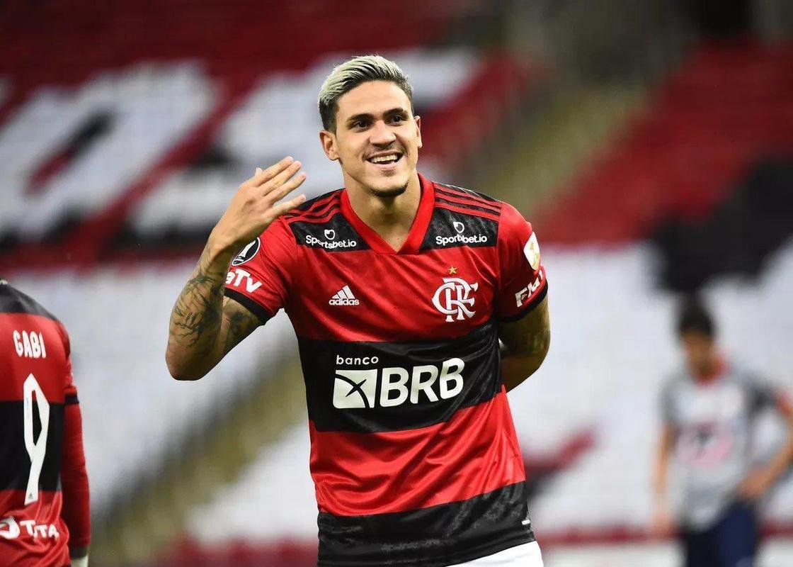 2 Pedro (Flamengo) - seis gols para colocar a equipe em vantagem no placar