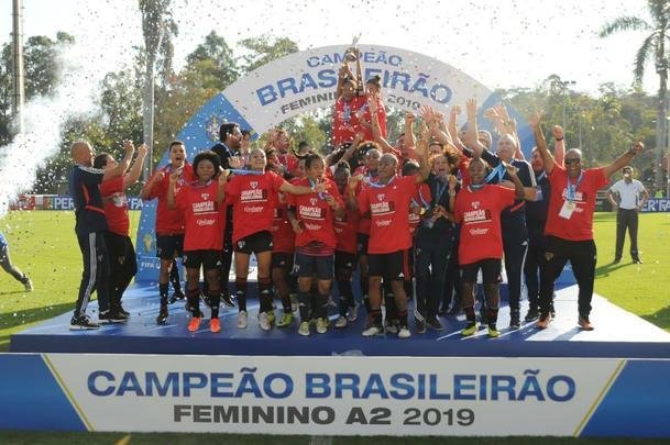 Após vencer Cruzeiro por 4 a 0 no jogo de ida, São Paulo empatou a volta por 1 a 1 e ficou com o título do Campeonato Brasileiro Feminino A2