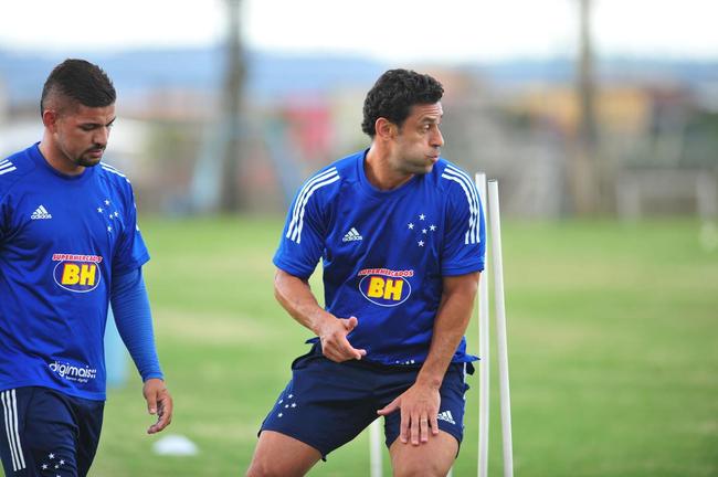 Fred - chegou a treinar no Cruzeiro em janeiro, porm buscou seus direitos na Justia em razo de pendncias salariais e outras verbas trabalhistas. Em 19 de novembro, o clube entrou em acordo para pagar ao jogador R$ 25 milhes divididos em 60 vezes a partir de janeiro de 2022. Desde o fim de maio, o veterano de 37 anos atua no Fluminense. Em 16 partidas no ano, marcou apenas dois gols.