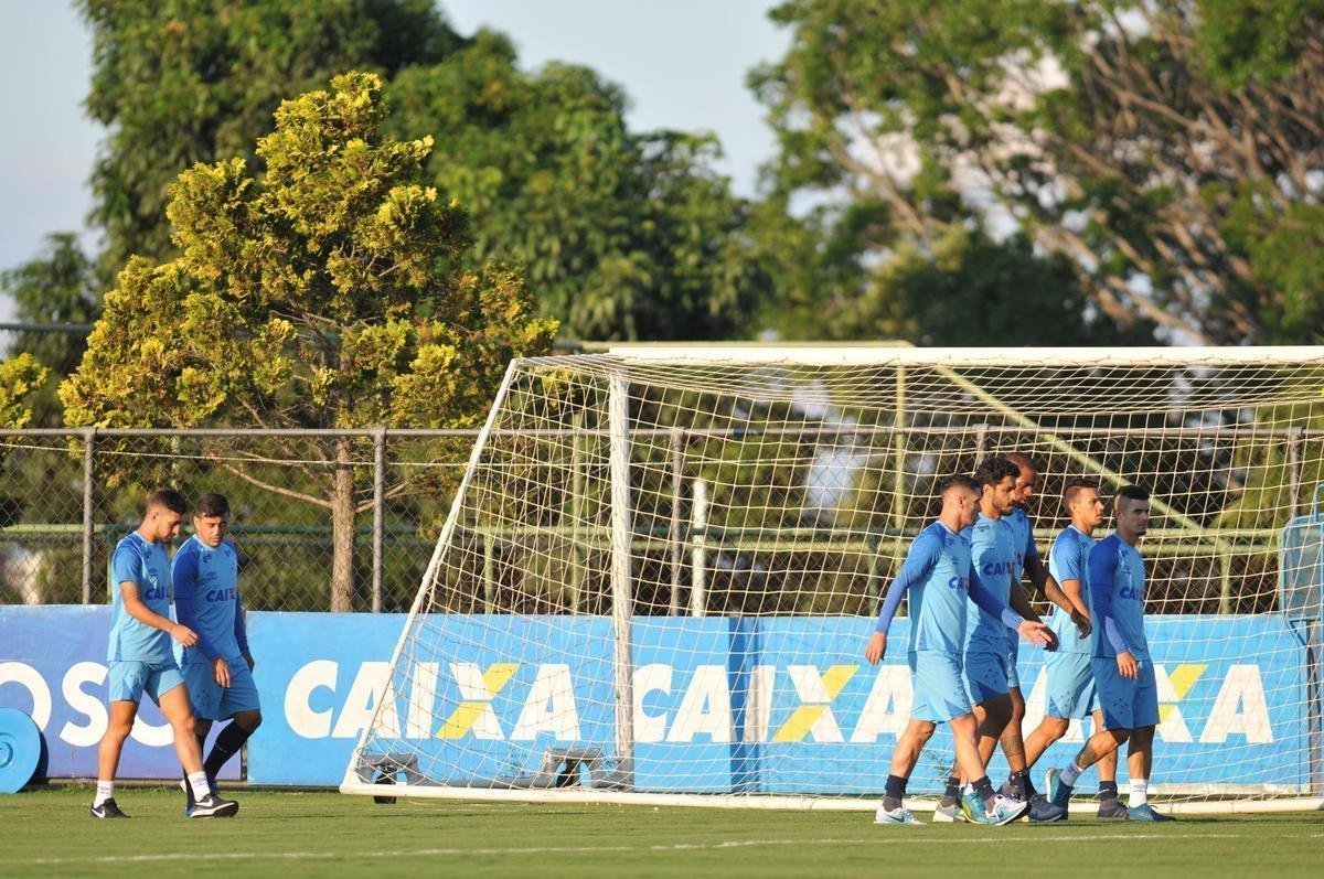 Aps conquistar o Mineiro, jogadores do Cruzeiro voltaram ao trabalho nesta tera-feira