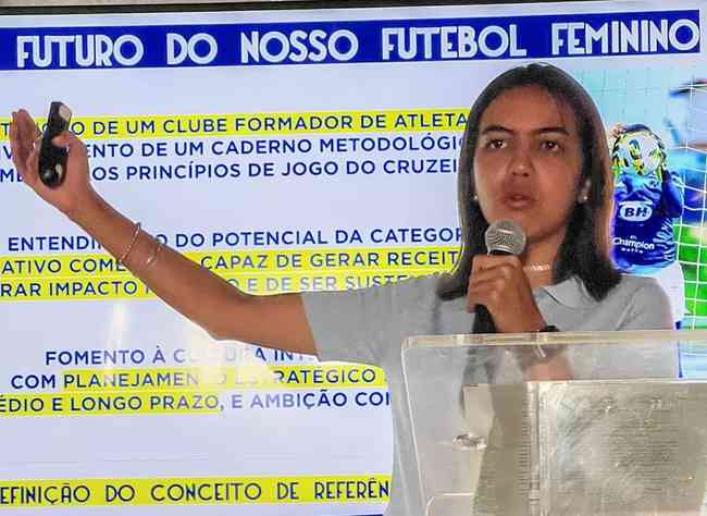 Kin Saito foi anunciada nesta segunda-feira (16) como a nova diretora de futebol feminino do Cruzeiro 