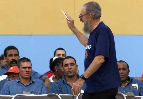 Fidel Castro em jogo de beisebol dos Jogos Pan-Americanos de 1999, em Cuba