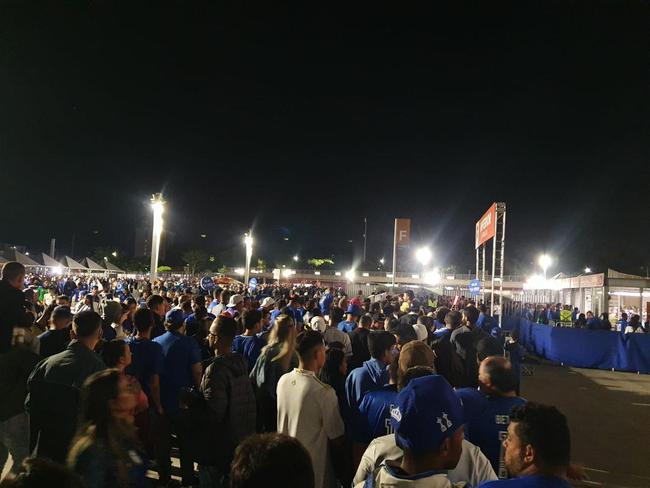 Chegada da torcida do Cruzeiro ao Mineiro para o jogo contra o Sport pela 15 rodada da Srie B do Campeonato Brasileiro