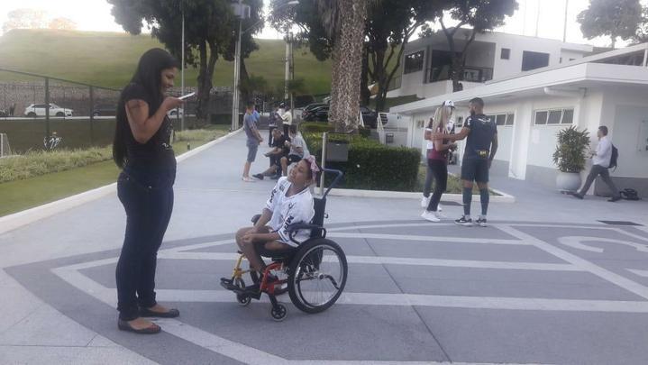 Sophia com a irmã Maryllen na Cidade do Galo