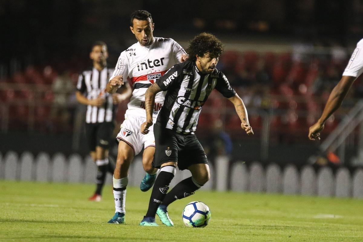 Atlético saiu atrás, conseguiu virada com Róger Guedes e Ricardo Oliveira, mas cedeu empate no Morumbi
