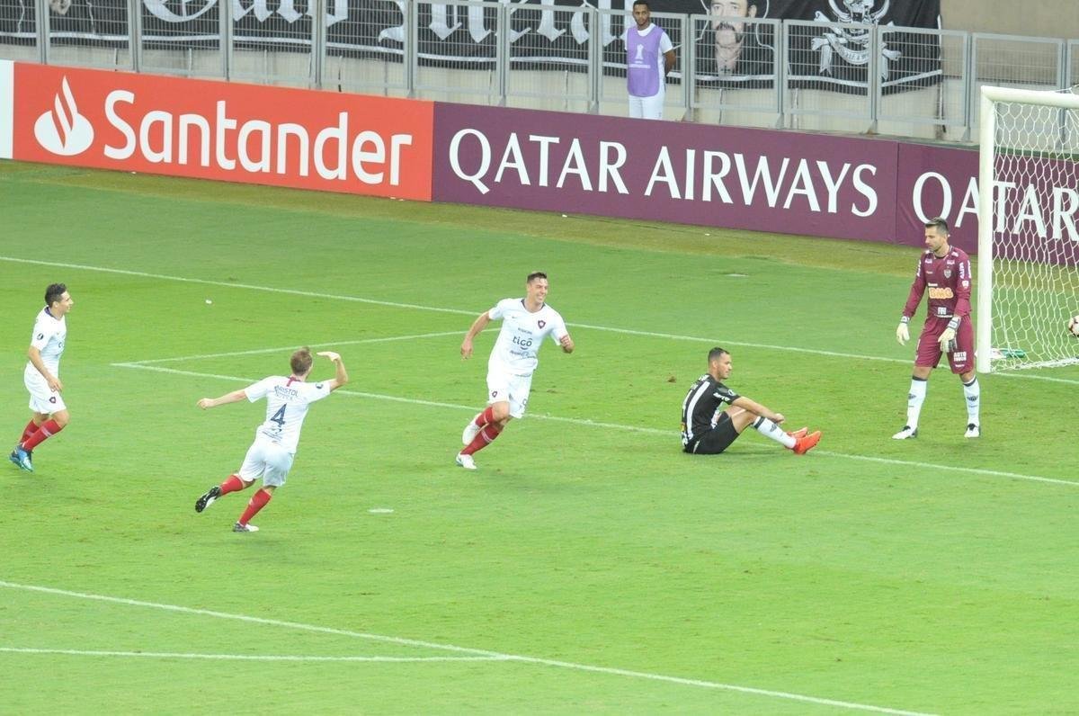 Cerro Porteo abriu o placar aos 31 do segundo tempo com Diego Churn: 1 a 0