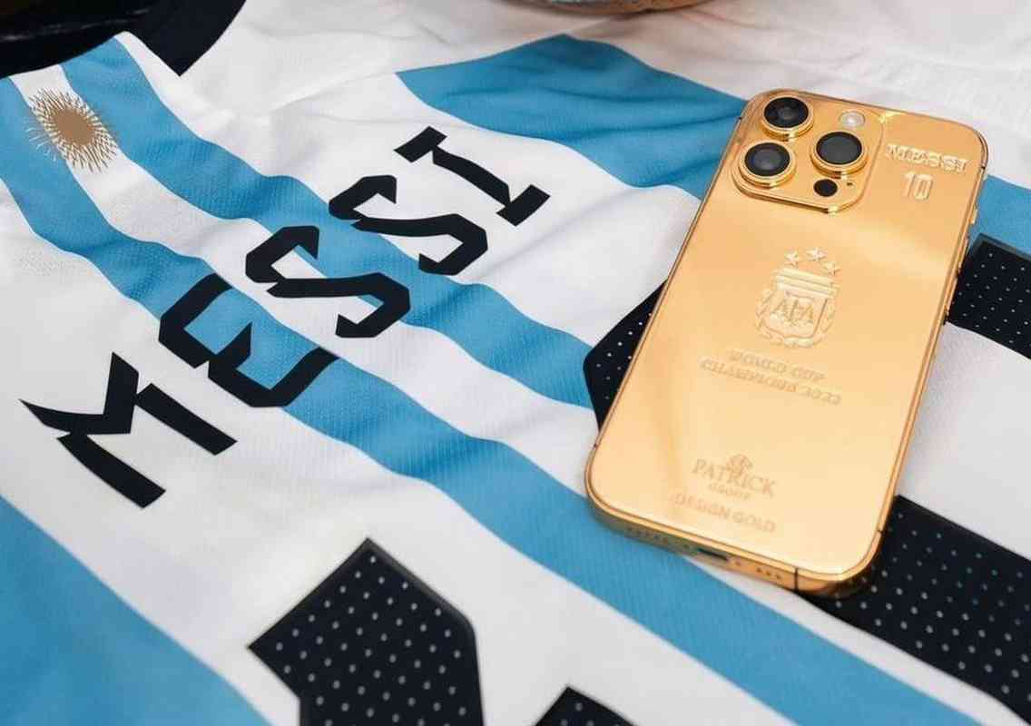 Iphones foram banhados a ouro pela Idesign Gold, a pedido de Lionel Messi