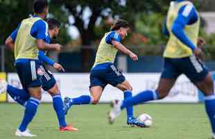 Imagens do primeiro treino do Cruzeiro antes do jogo contra o Cuiab, pela Srie B do Campeonato Brasileiro