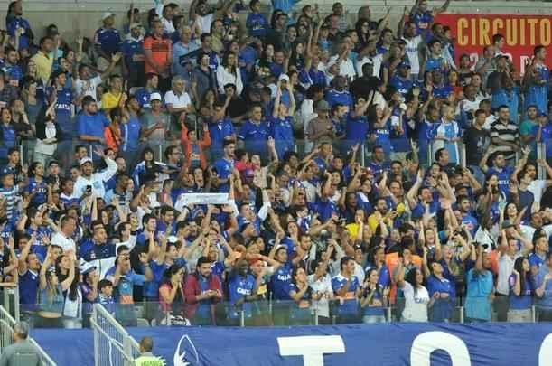 Imagens da torcida e da partida entre Cruzeiro e Santos, no Mineiro