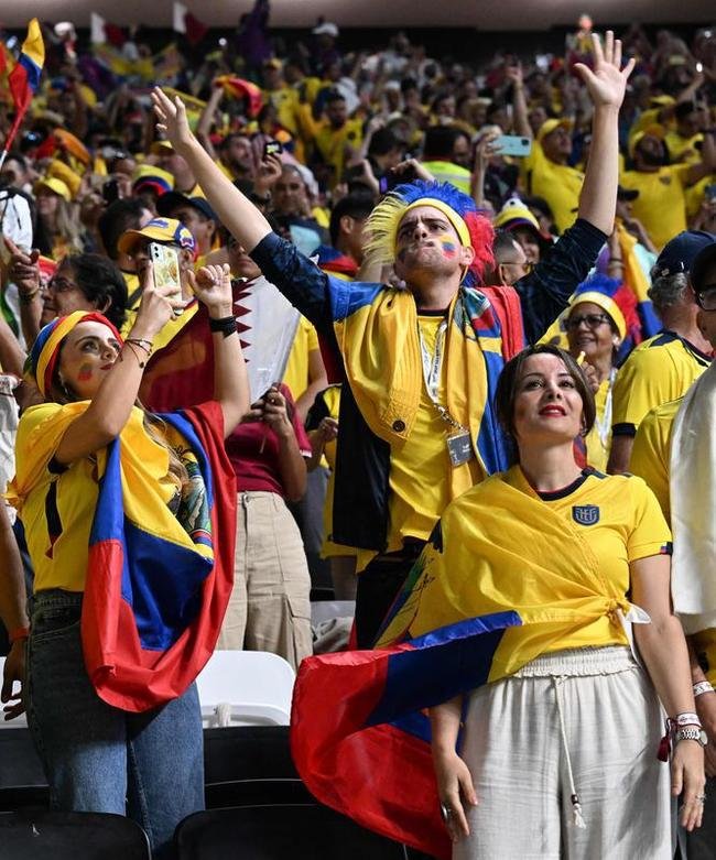 Torcedores do Equador no jogo de abertura da Copa do Mundo
