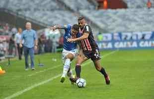 Fotos do jogo entre Cruzeiro e So Paulo