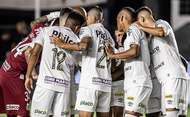 Cinco jogadores deixaram a partida diante do Bahia, na Vila Belmiro, com problemas musculares ou dores