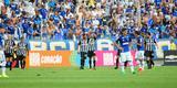 Clayton abriu o placar para o Atltico aos 30 minutos, com arremate de cabea