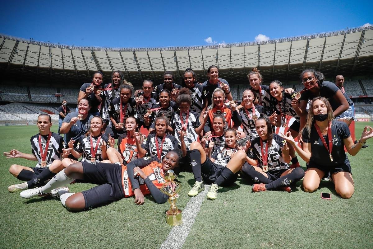 Comemorao do ttulo mineiro feminino do Atltico 