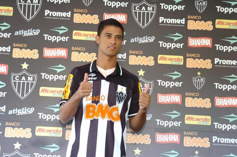 Ricardo Bueno - Jogou no Atlético entre 2010 e 2011. Foi para o Palmeiras em 2011 e ficou até 2012.