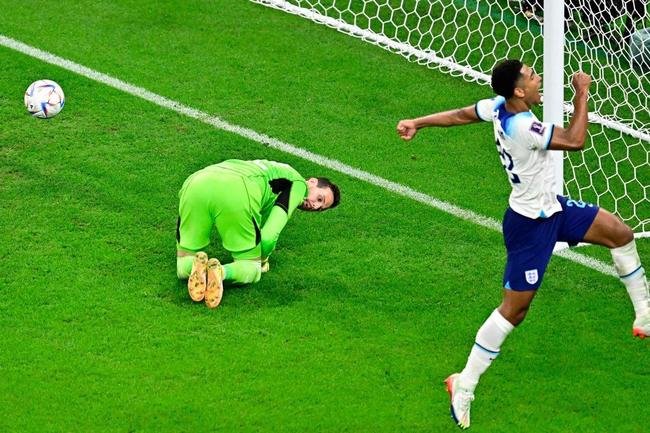 País de Gales e Inglaterra se enfrentaram no Estádio Ahmad bin Ali