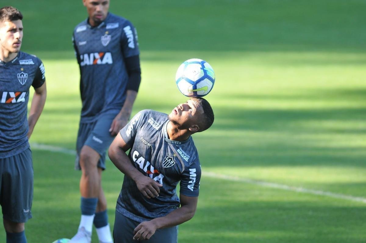 Zagueiro uruguaio Martn Rea treinou pela primeira vez com o elenco do Atltico na Cidade do Galo, j visando ao duelo de domingo, contra o Botafogo, no Rio, pelo Campeonato Brasileiro