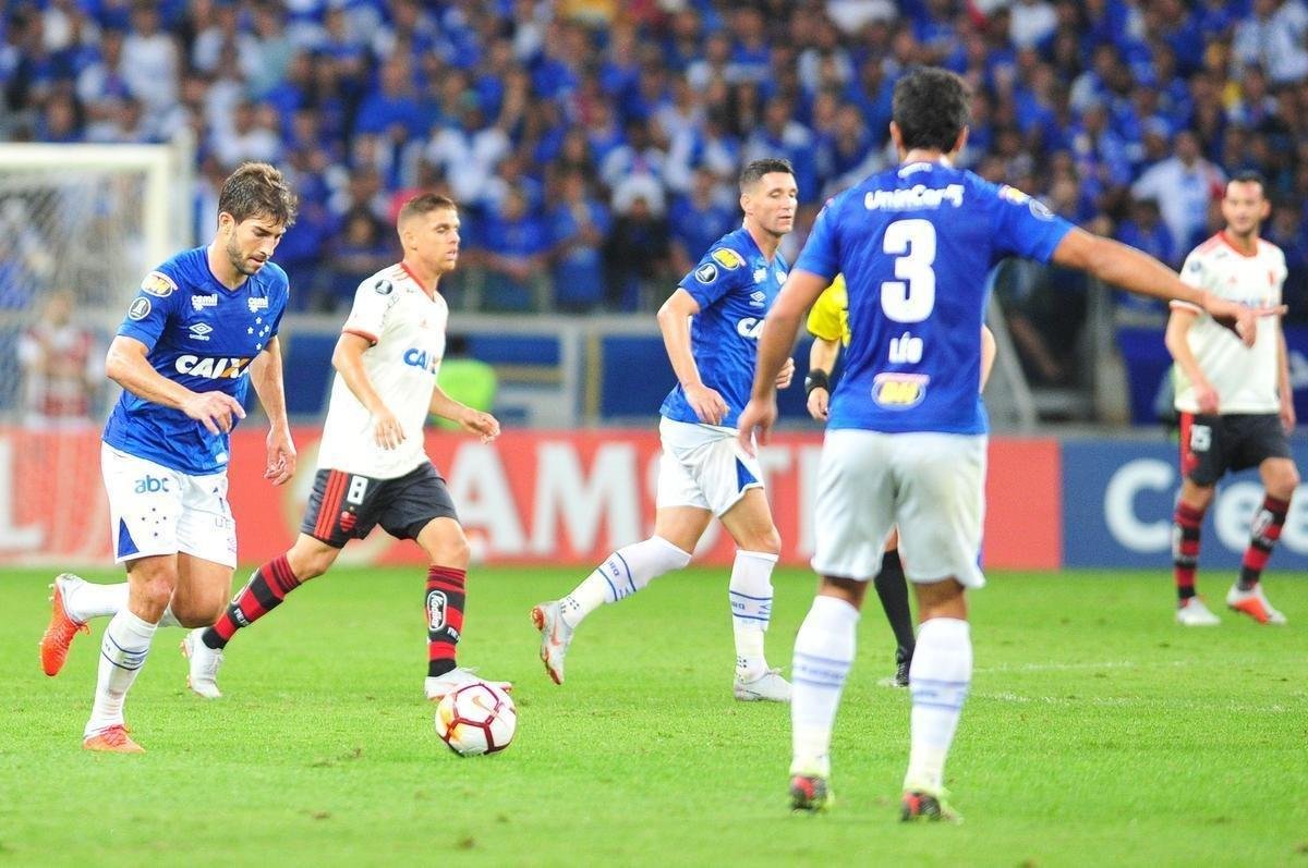 Fotos do primeiro tempo da partida entre Cruzeiro e Flamengo, no Mineiro, pela Copa Libertadores