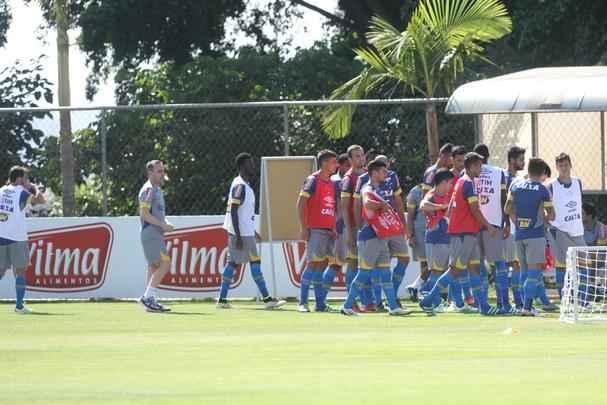 Imagens do primeiro treino de Paulo Bento na Toca da Raposa II