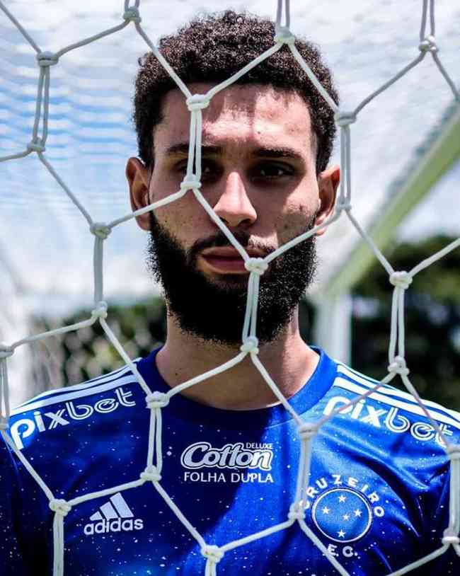 Aos 19 anos, Lucas Cardoso estreia no profissional do Guarani em