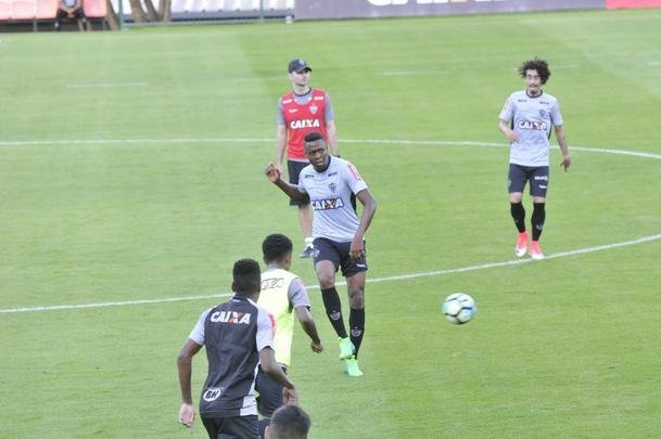 Com Fred em campo, jogadores do Atltico se reapresentaram na tarde desta segunda-feira