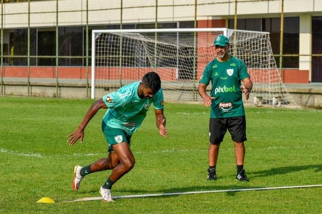 Am�rica segue em prepara��o para enfrentar o Corinthians
