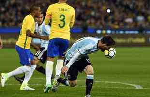 Brasil e Argentina se enfrentaram na manh desta sexta-feira, na Austrlia 