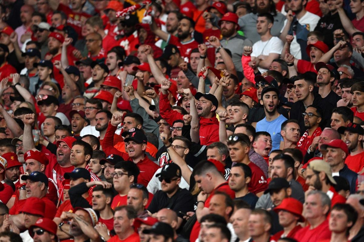 Veja as fotos dos torcedores do Liverpool e do Real Madrid na final