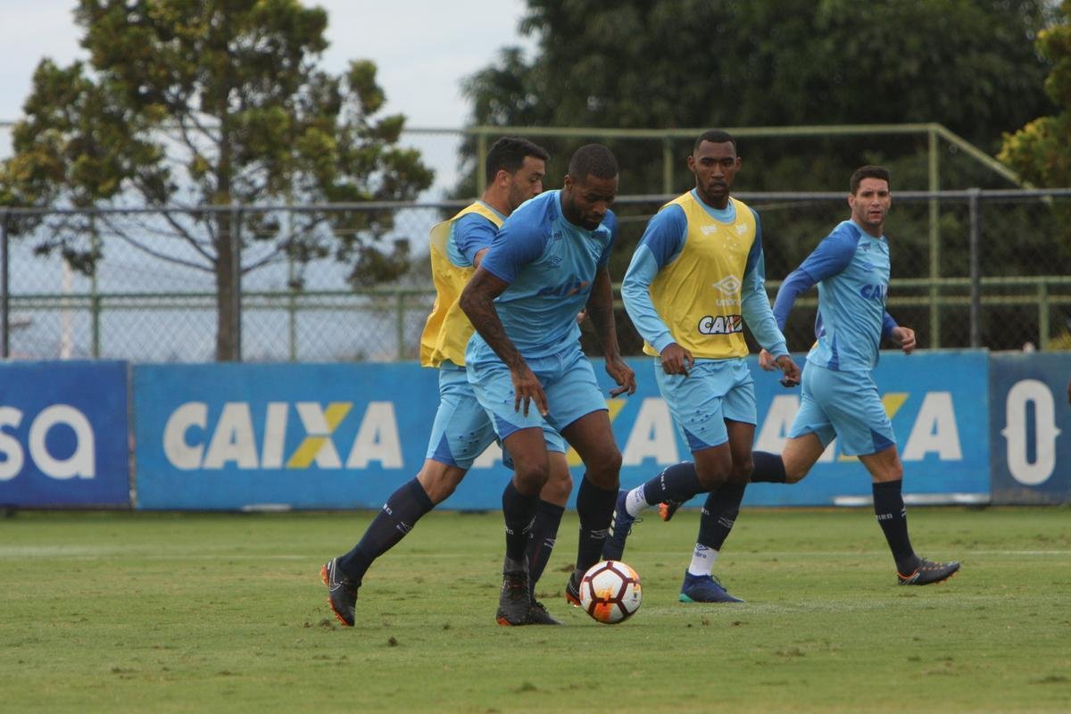 Imagens do treino do Cruzeiro neste domingo (20/05/2018)
