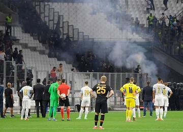 Time francês não sai do zero em jogo com clima hostil e tensão