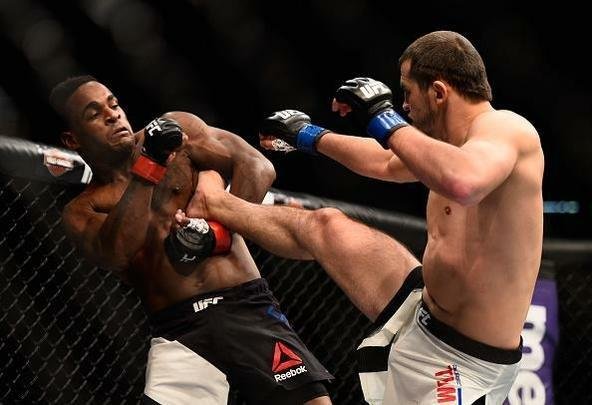 Albert Tumenov venceu Lorenz Larkin por decisão dividida