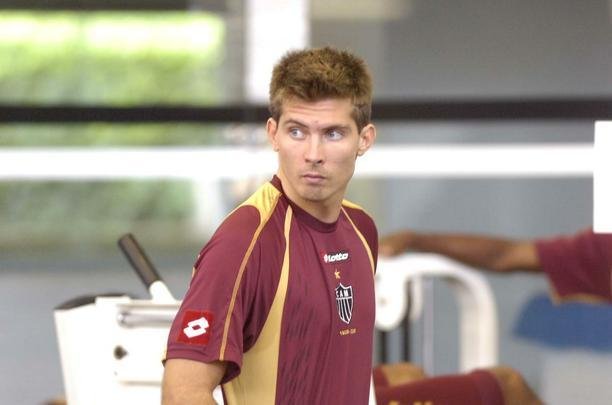 Formado nas categorias de base do Boca Jrs., Mariano Trípodi chegou ao Atlético ainda jovem, na temporada 2009. Com o aval do treinador Emerson Leão, o atacante foi contratado por empréstimo junto ao Santos. Deixou o clube mineiro após a chegada de Celso Roth para o comando técnico. No Galo, teve pouco destaque: atuou cinco vezes e não balançou as redes.