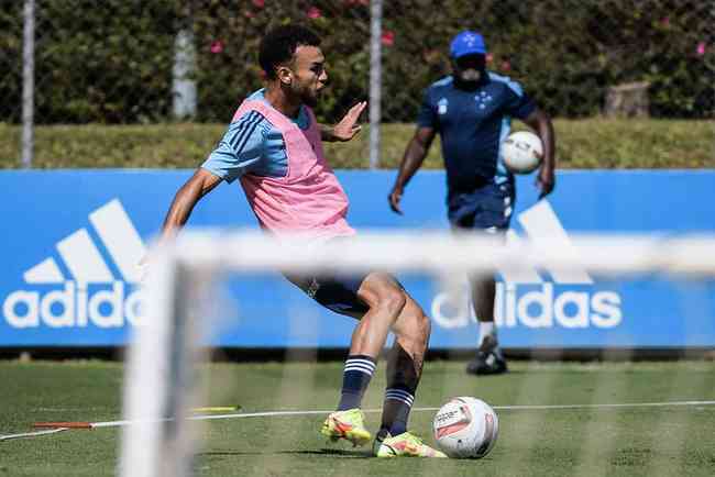 Cruzeiro avança nas negociações com Wesley Gasolina e mira atacante ex  Flamengo – Zeiro