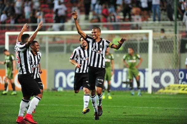 Uniforme principal do Atltico utilizado aps abril de 2017