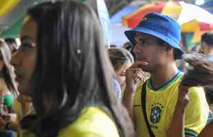 Tristeza da torcida com a eliminao do Brasil na Copa