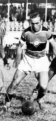 Niginho - 12 gols em 1940 (Cruzeiro campeão) e 14 gols em 1945 (Cruzeiro campeão)