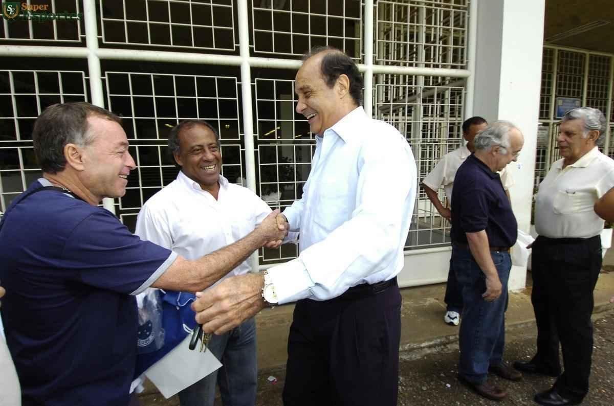 Em 2006, no aniversário de 40 anos do título da Taça Brasil de 1966, reportagem do Estado de Minas e do Superesportes reuniu no Mineirão alguns dos craques do Cruzeiro: Zé Carlos, William, Procópio, Neco, Natal, Dirceu Lopes, Evaldo e Tostão.