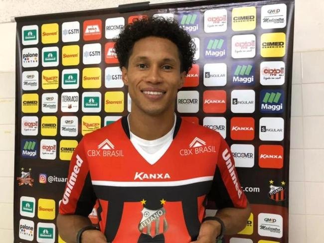 Jonas: Ex-lateral-direito de 36 anos. Se aposentou em 2020, aps passagem pelo Ituano-SP