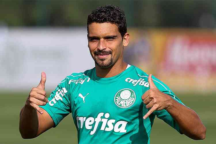 Emprestado ao Cruzeiro no início do ano, Iván Angulo deve retornar ao  Palmeiras a pedido de Luxemburgo