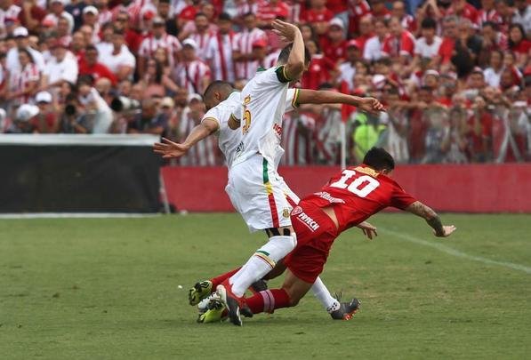 Náutico e Sampaio Corrêa iniciaram a decisão da Série C neste domingo