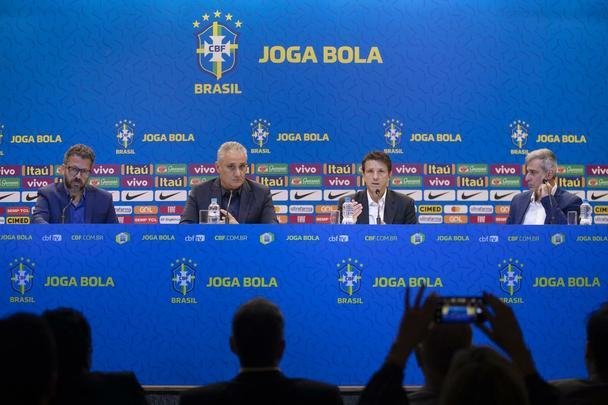 Tcnico Tite convocou a equipe nacional para jogos nos Estados Unidos, em setembro.