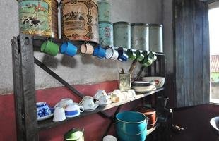 23/09/2012 - Pel� visitou a casa onde viveu em Tr�s Cora��es, chamada de Casa Pel�. Na ida � cidade natal, o Rei do futebol e seu pai, Dondinho, foram homenageados tamb�m no Parque Jo�o Ramos do Nascimento (Parque Dondinho). Evento marcou as comemora��es dos 128 anos da cidade