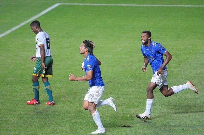 Fotos do duelo entre Cruzeiro e Sampaio Corra, no Independncia, em Belo Horizonte, pela 18 rodada da Srie B do Campeonato Brasileiro