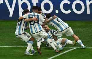Messi abriu o placar para a Argentina sobre a Frana na final da Copa do Mundo. Veja o gol de pnalti por todos os ngulos
