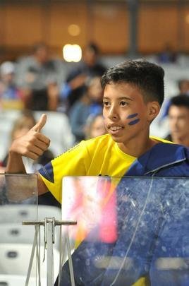 Torcida do Cruzeiro encarou frio e crise de abastecimento para apoiar o time contra o Palmeiras, no Mineiro